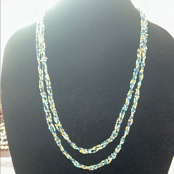 Elegant Multicolor Beaded Necklace - Picture 1 of 3